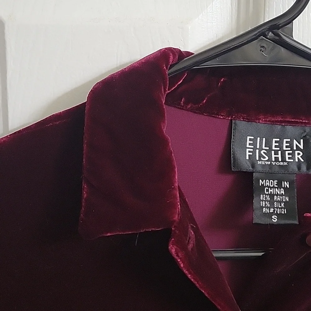 Eileen Fisher Deep Wine Burgundy Red Velvet Silk Blouse, Size S - Picture 7 of 8